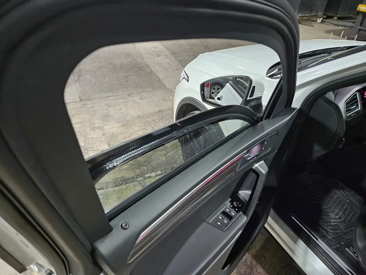 Imagen de portada: Cuanto Cuesta Blindar los Vidrios de un Auto